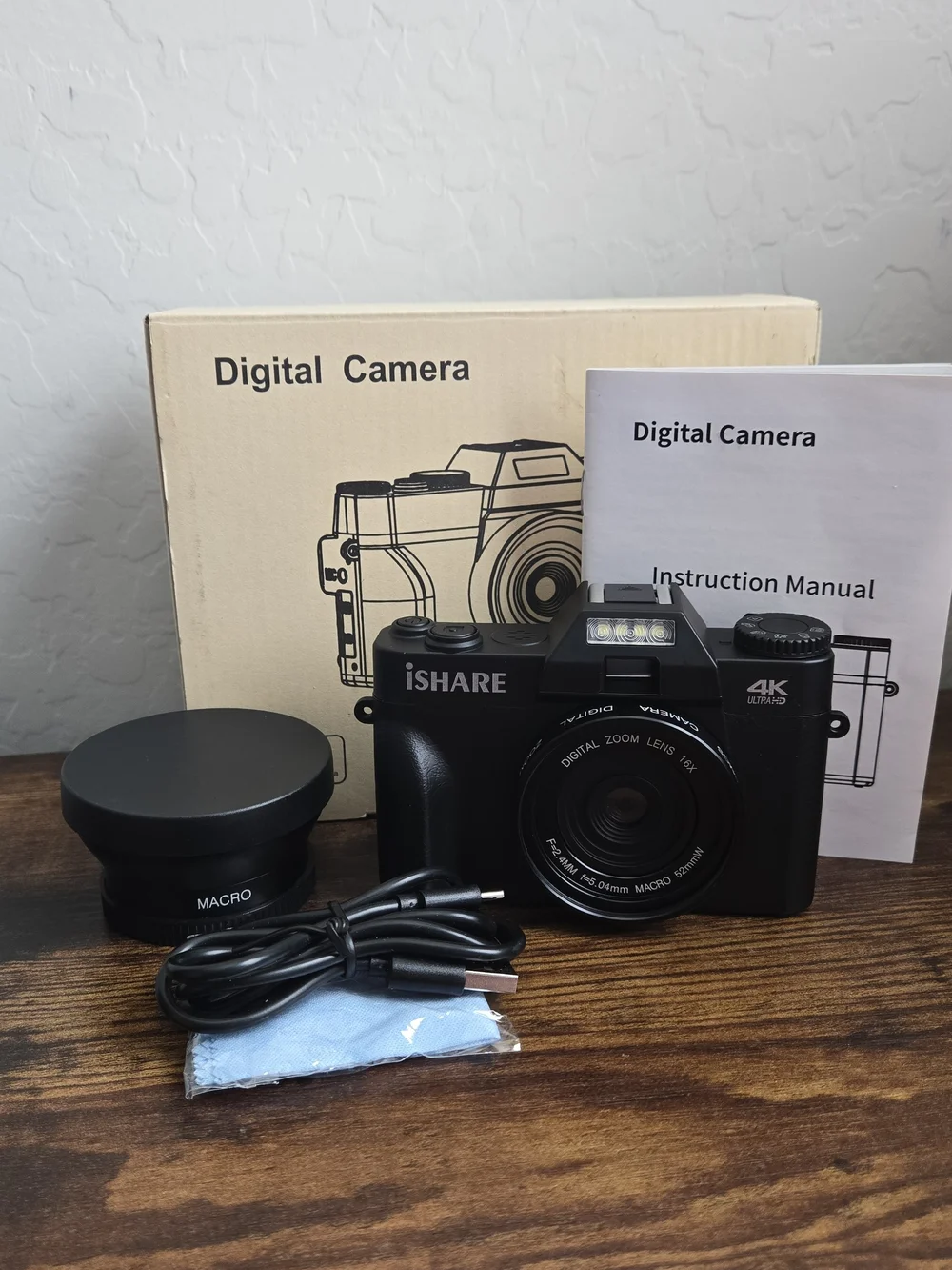 iShare Black 4K Digital Camera with Macro Lens